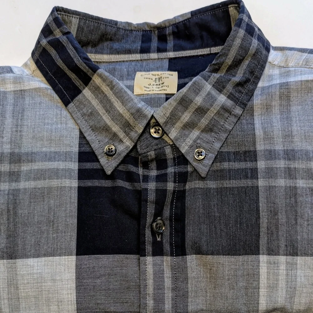 J.Crew Mens Vintage Cotton Oxford Shirt  Size Large Neck 26-16.6 100% Cotton